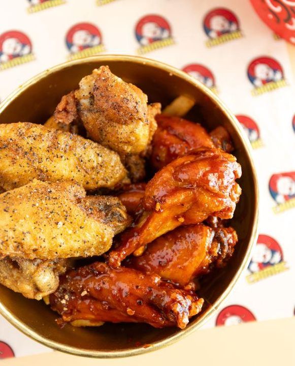 Chimac 6-10 Pc Wings: Our fresh wings 6-10Pc (2 Flavors), marinated for 24 hrs.