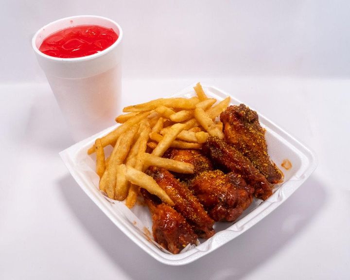 Chimac 6 Pcs Wing Combo: 6 Wings + 1 Drink with 1 Dip Included.